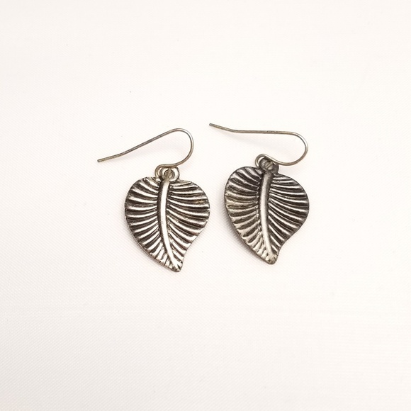 Lot of 5 Silver and Black Jewelry Set Cross Bundle - Picture 4 of 8